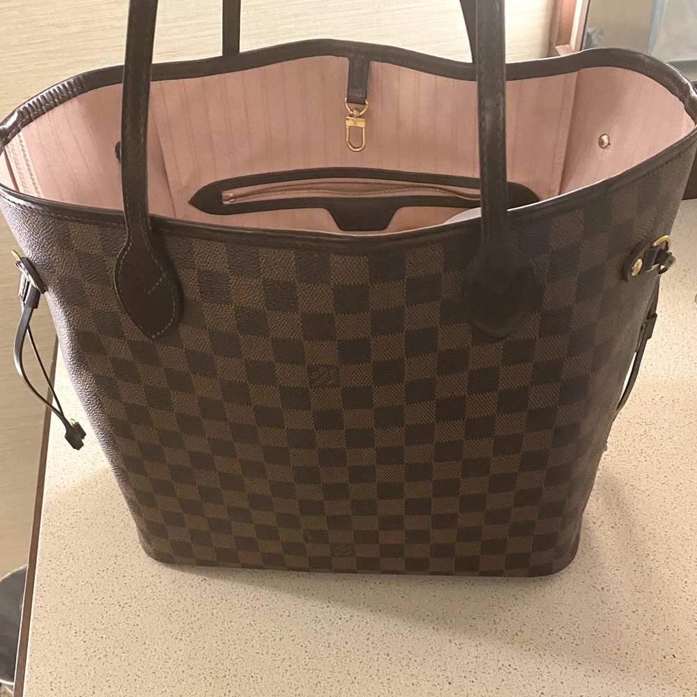 COPY - COPY - LV Neverfull MM w/ Pink Ballerina Lining